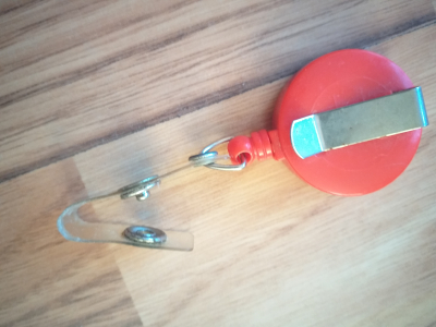 Navíjecí přívěšek, lze zapnout k pasu nebo kapse