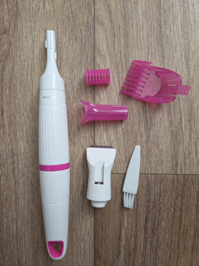 Zastřihovač chloupků v obličeji