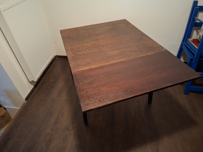 Stary rozkladaci stul