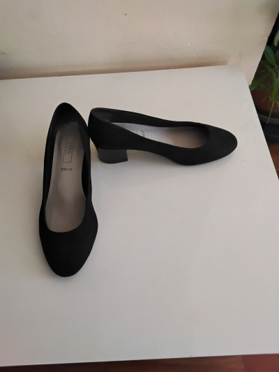 Semišové lodičky 5 a 1/5.