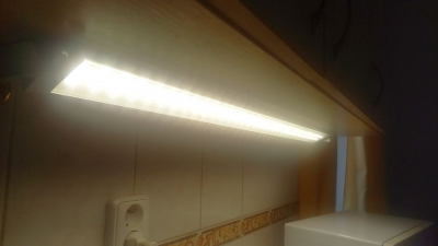 světlo pod linku - cca 80 cm, sklopné