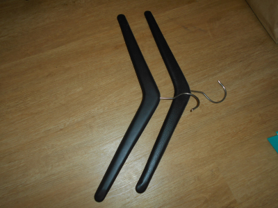 2 kusy koženkových ramínek černé