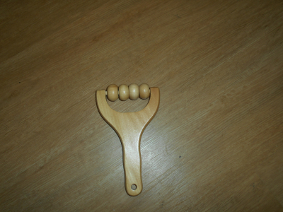 Dvěná masážní pomůcka