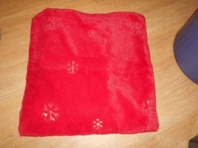 Červený povlak na polštářek