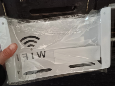 Držák na WiFi k zavěšení, krytka