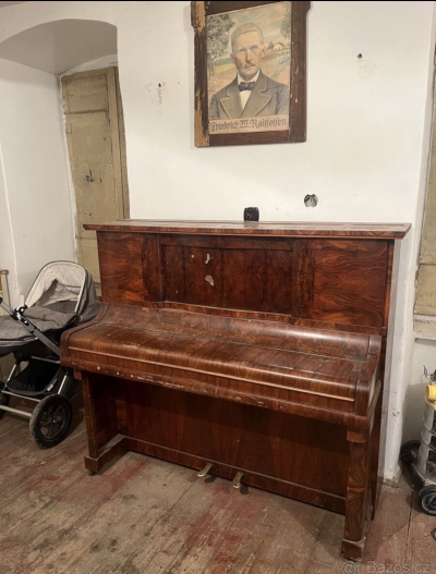 Pianino Leo Weber, Saaz (Č.S.R.)