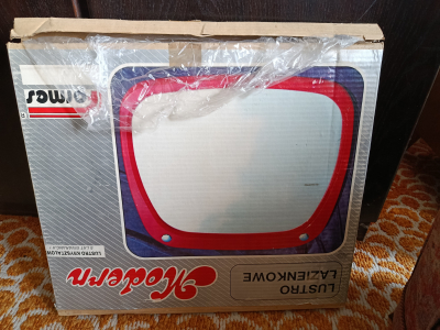 Zrcadlo a doplňky do koupelny