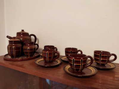 Sada hrnečků s konvicí