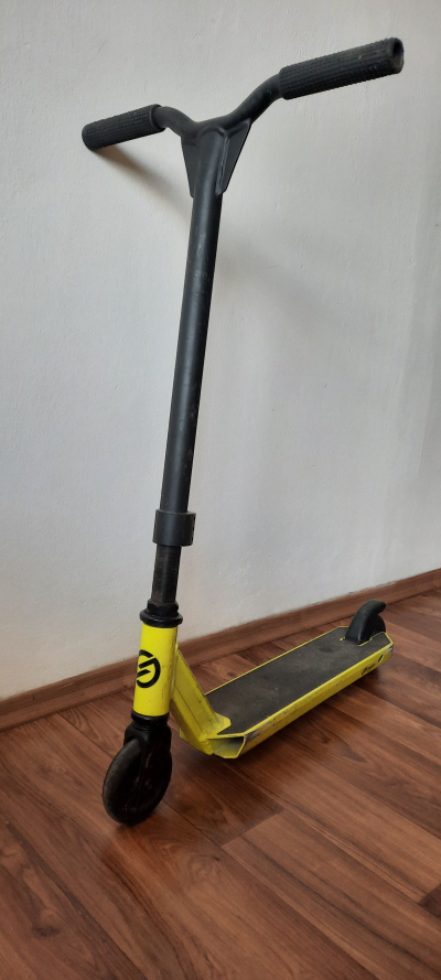 Freestyle koloběžka Oxelo MF One žlutá