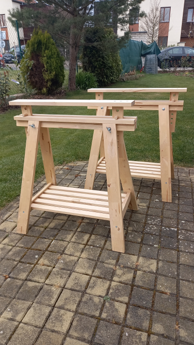 dřevěné nastavitelné podnože