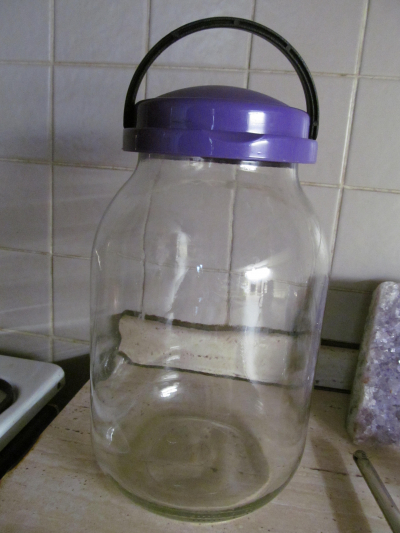 Veliká skleněná sklenice s víkem