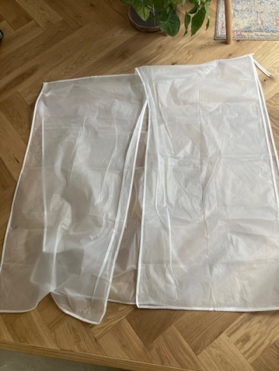 Plastové přehozy na věšák 4ks