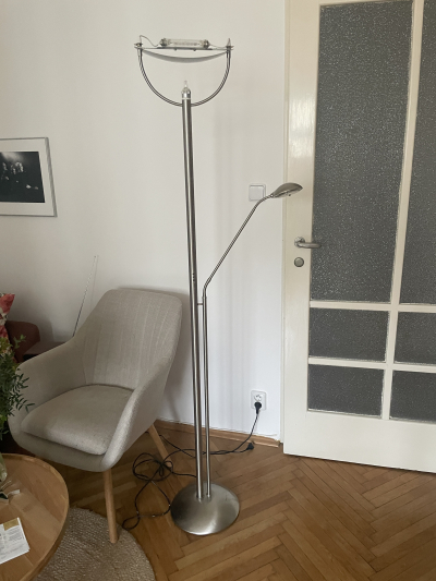 Stojací lampa
