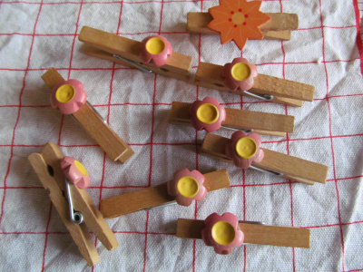 dřevěné ozdobné kolíčky