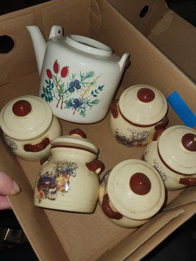 Konvička a kořenky,