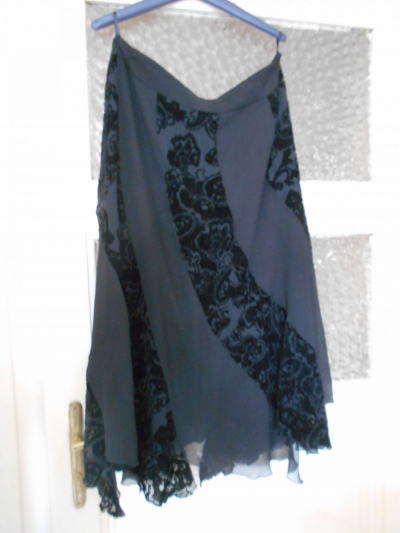 Černá sukně zn. Gerry Weber  *