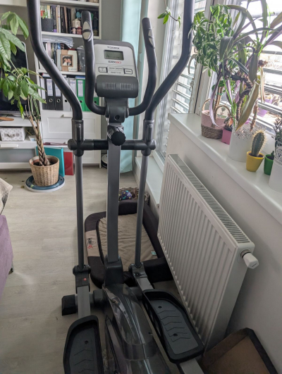 Daruji Toorx ERX 80 – Eliptický trenažér, téměř nepoužívaný,