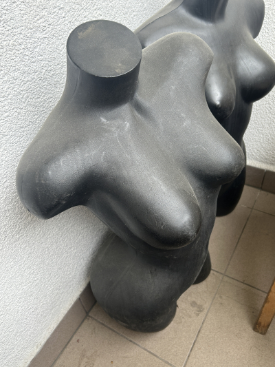 Dvě figuríny na oblečené