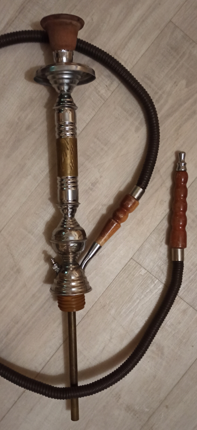 Části vodní dýmky.