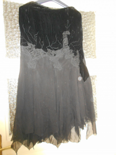 Černá sukně celá*