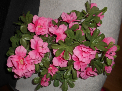 Umělá růžová květina