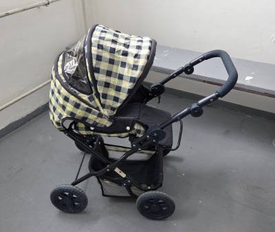 Kočárek pro panenku