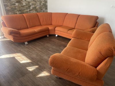 Oranžová sedací souprava rohová+dvousedák