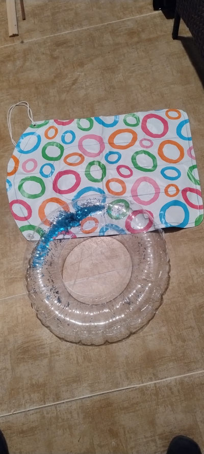 Plavací kruh a poduška