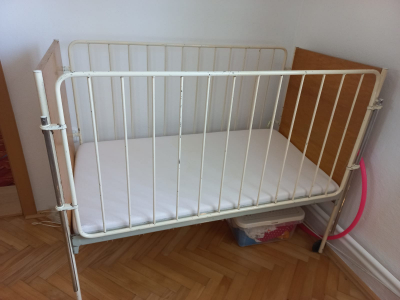 Dětská retro postýlka