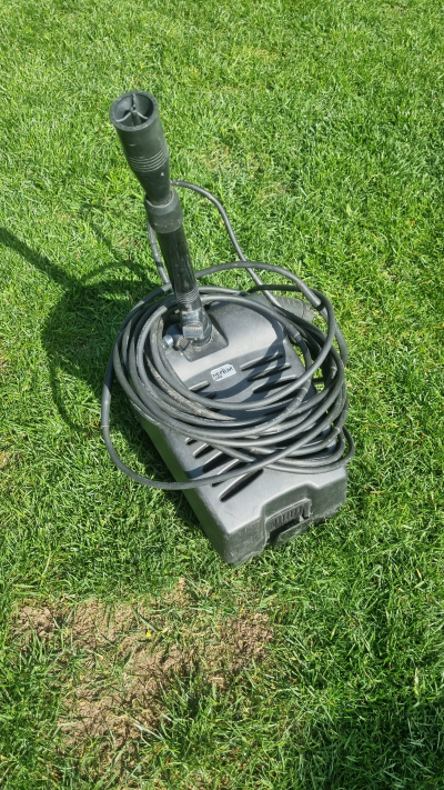 Vodní filtr s vodotryskem