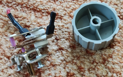 Bimetalový termostat z elektrického přímotopu 230V/16A