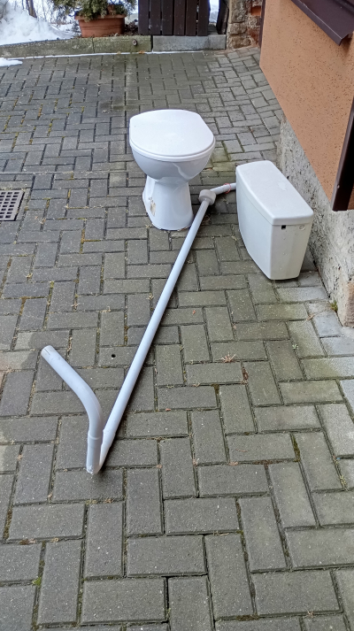 nabízím demontované WC