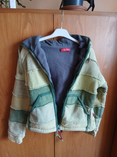 hodně teplá svetrobunda z Nepálu