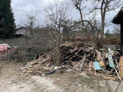 Dřevo z demolice