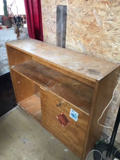 Skrin / bar se zrcadlem