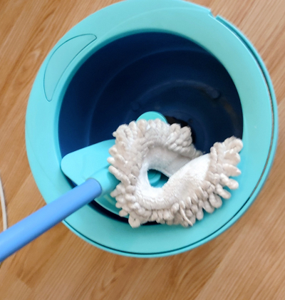 Mop a kýbl funkční