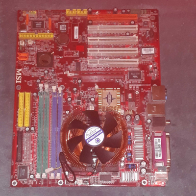 Zakladni deska MSI K8T