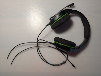 Sluchátka HyperX s přestříhlým kabelem