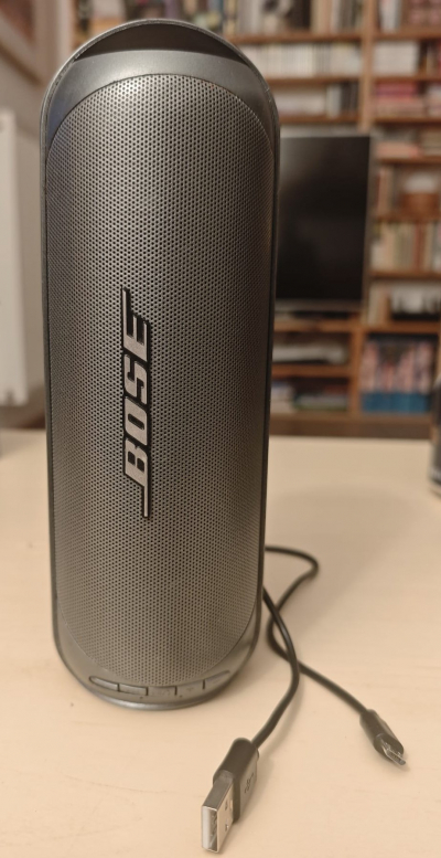 Bezdrátový reproduktor Bluetooth funkční