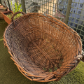 Větší proutěný koš