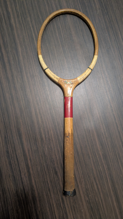 Historická raketa bez výpletu