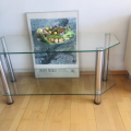 Skleněný TV stolek š.110cm