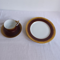 Šálek s podšálkem a 2 talířky