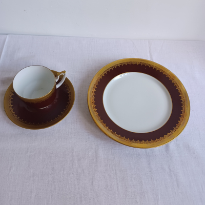 Šálek s podšálkem a 2 talířky