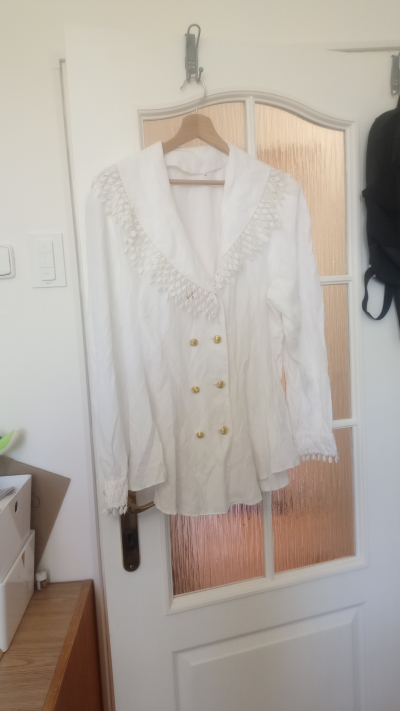 bílá odzobná halenka