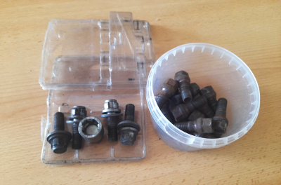 Věci na PEUGEOT 206