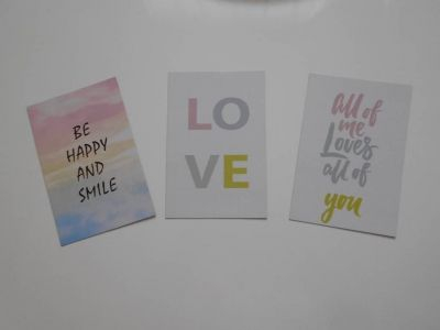 3x papírová karta s textem