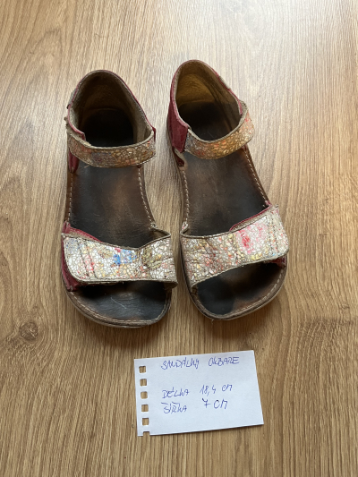 Dívčí sandálky