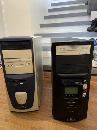2 staré stolní PC