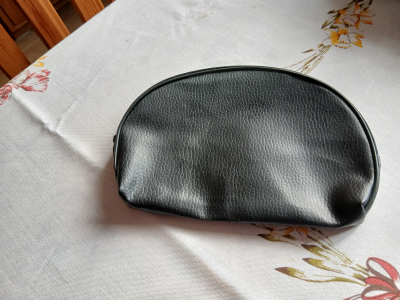 taštička zip, černá